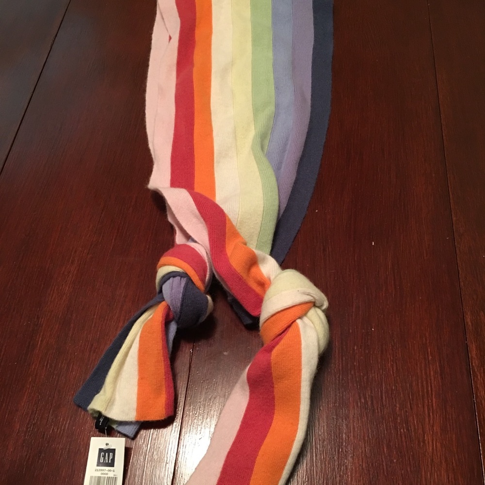 Colorful Gap scarf